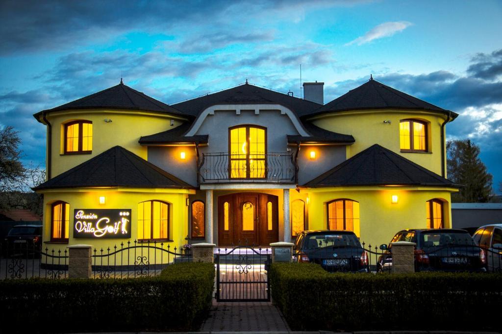 Villa Golf Sliac Bagian luar foto